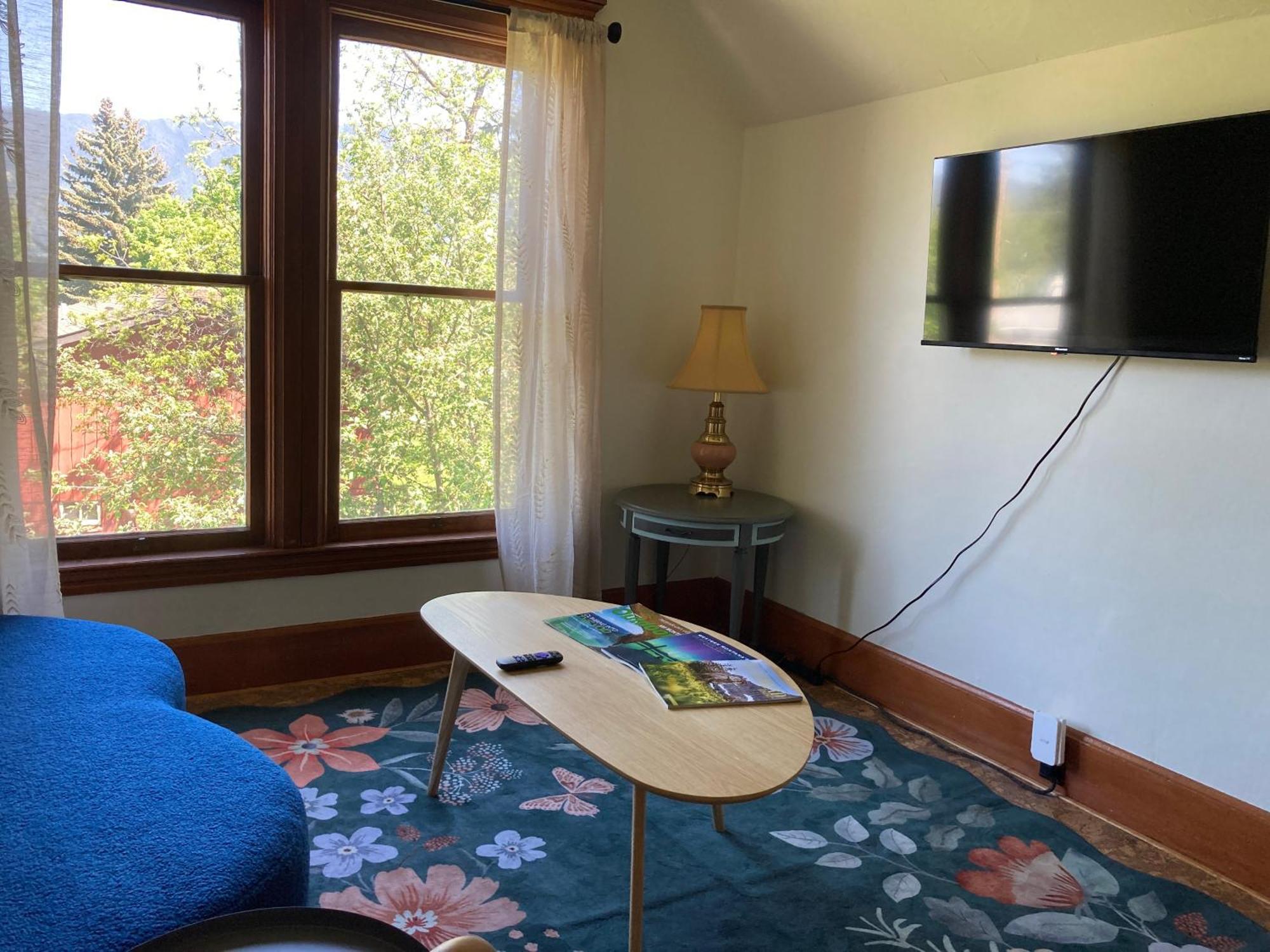 Victorian Guest Getaway-20Mins To Glacier National Park-10Mins To Airport! Columbia Falls Esterno foto